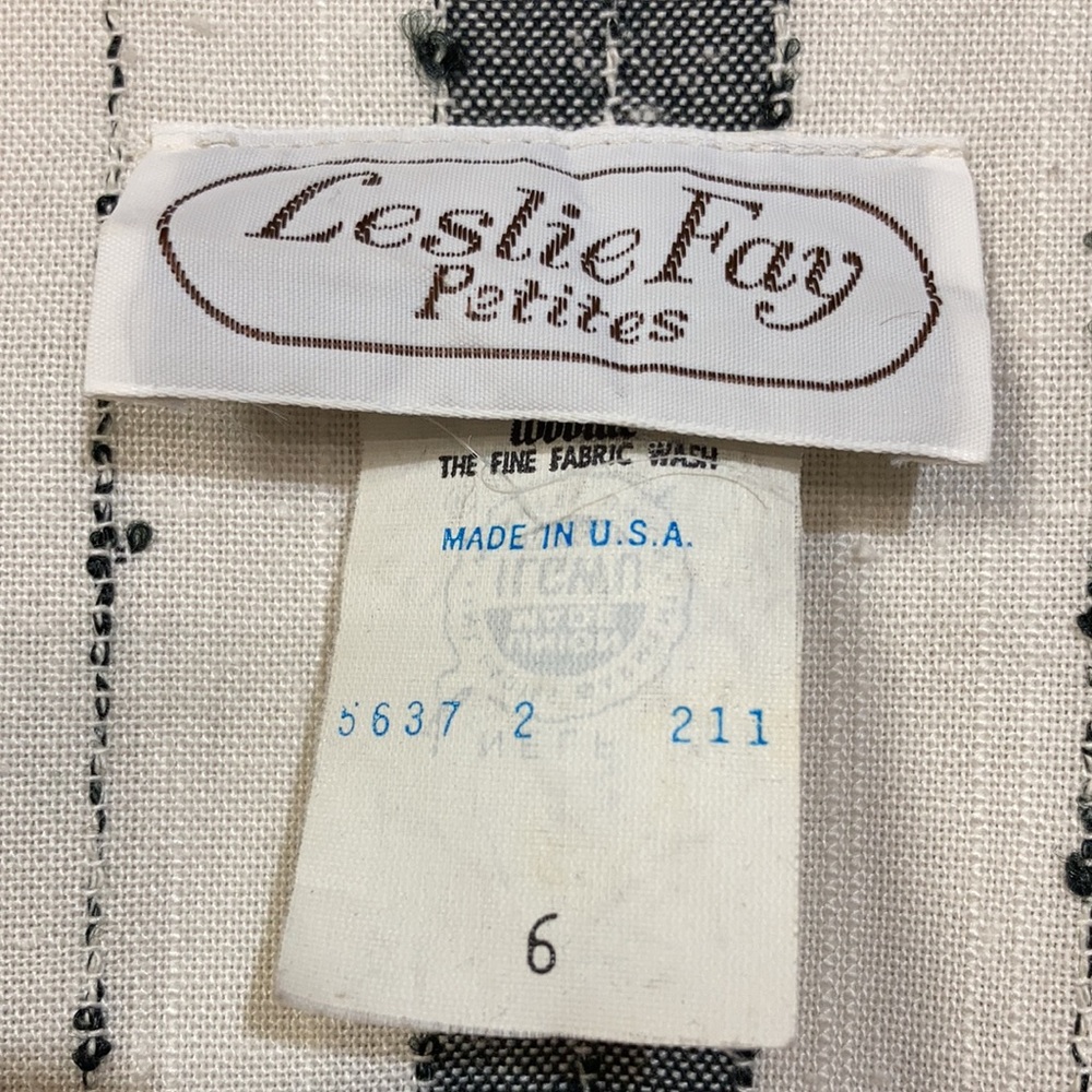 Vintage Leslie Fay Blazer - Picture 4 of 11